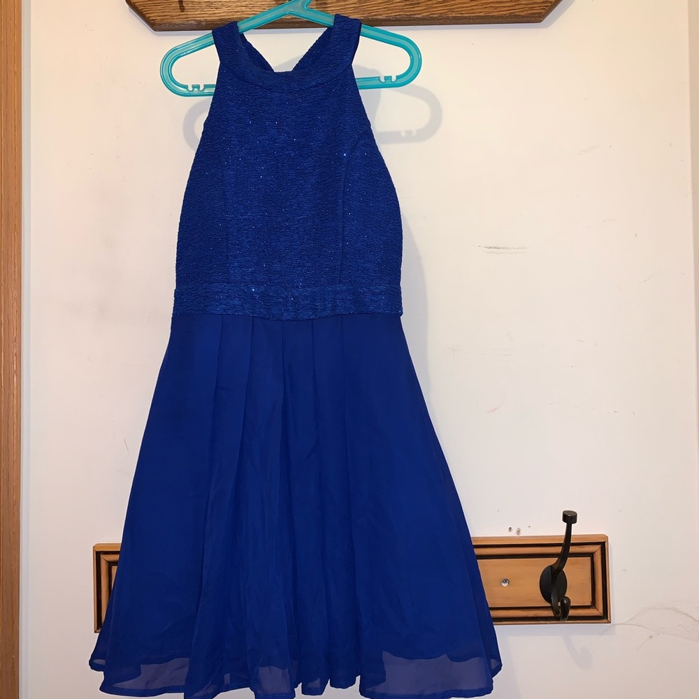 I am selling my homecoming dress!!!